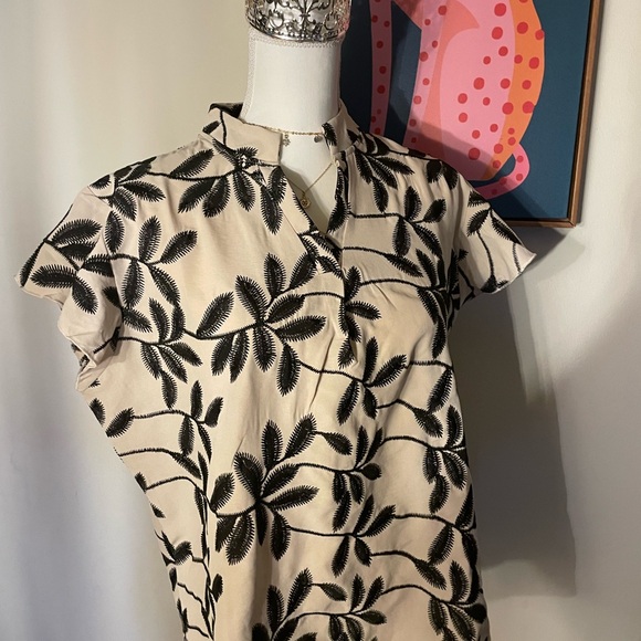 Luna Rae cream top with black embroidered leaves Sz XL - Picture 2 of 6